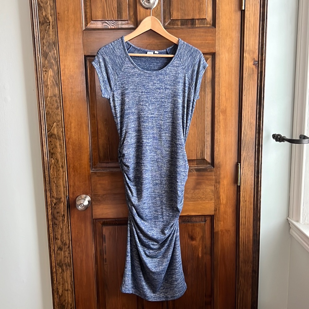 GAP Maternity Heathered Blue Ruched Side Short Sleeve Midi Dress